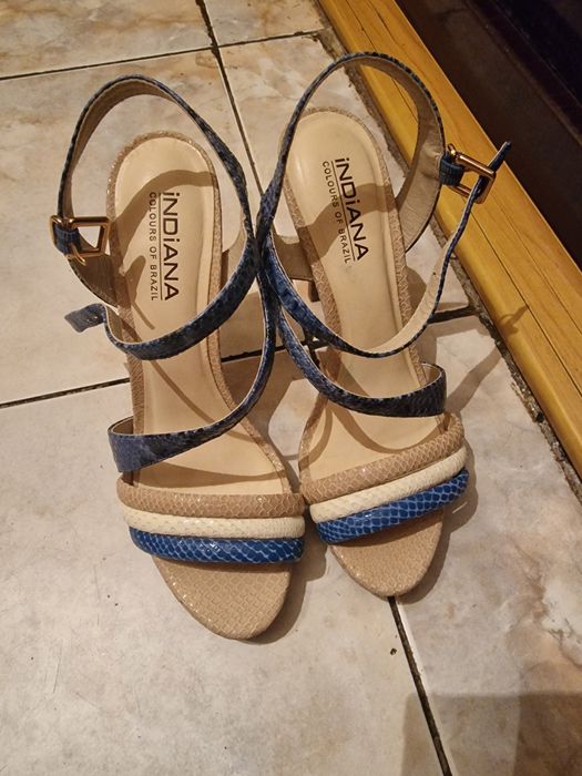Босоножки продаю