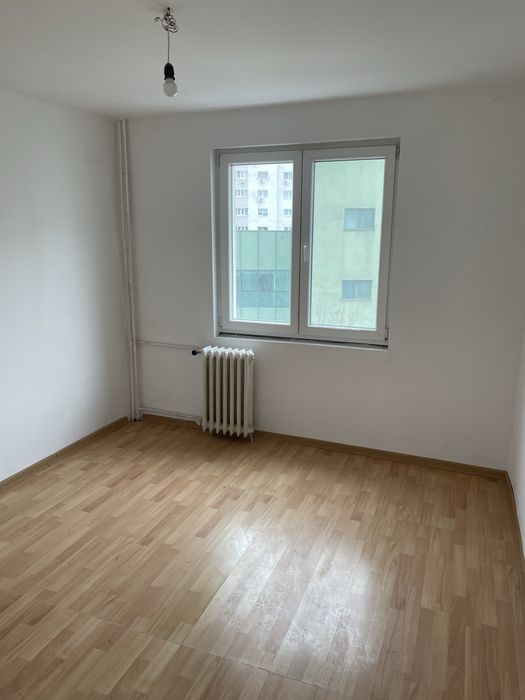 Propietar apartament 3 camere