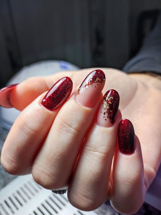 Ofer servicii de manichiura- Oferta speciala pentru prima manichiura