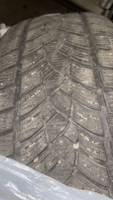Шины зимние 255/55/18