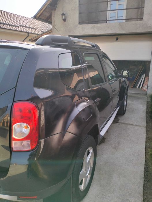 Vând Dacia Duster