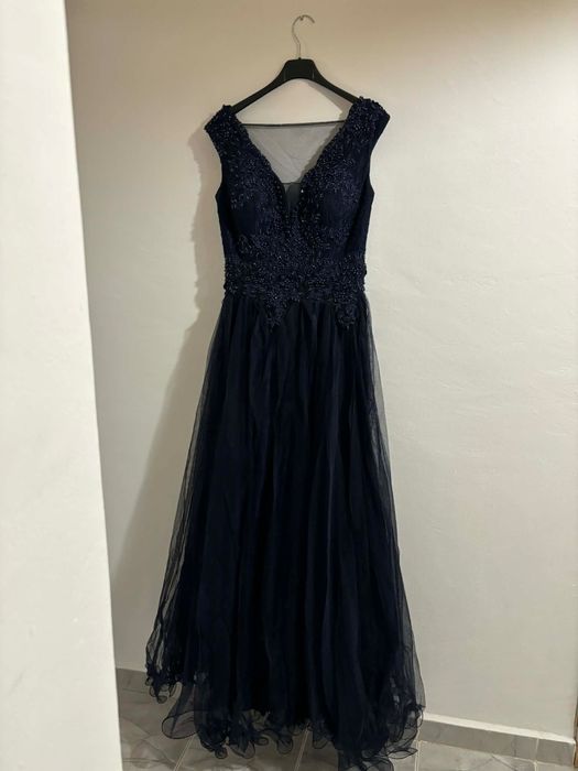 Синя бална рокля