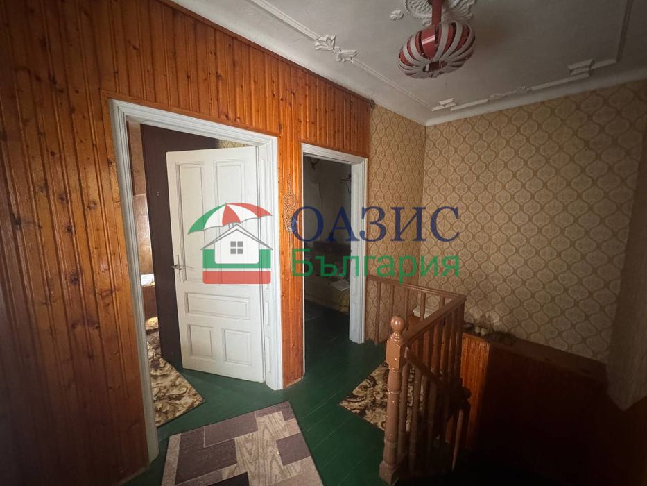 Двуетажна къща в с. Гълъбец на парцел 730 кв м, Общ. Поморие, обл.