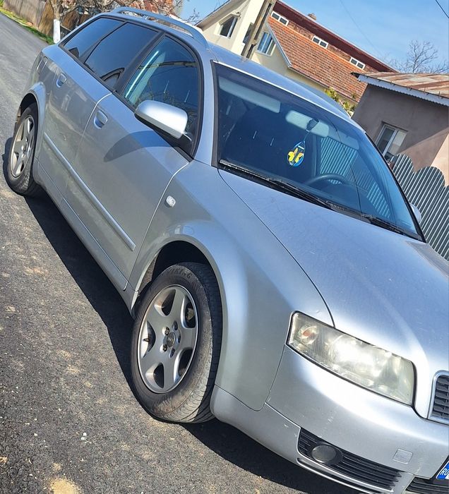 AUDI A4 2004 — imagine 2