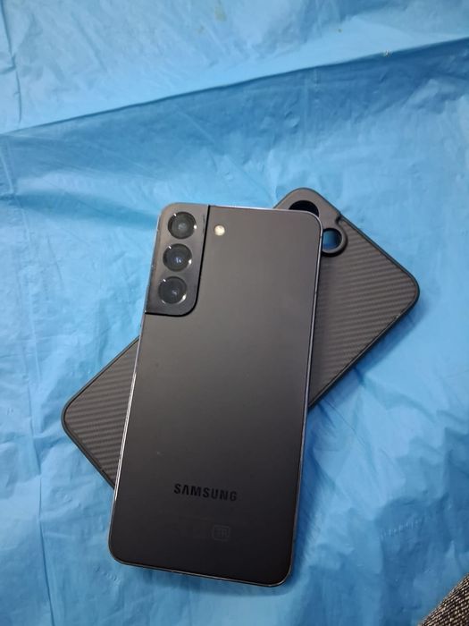 Samsung s22 в хорошем состоянии