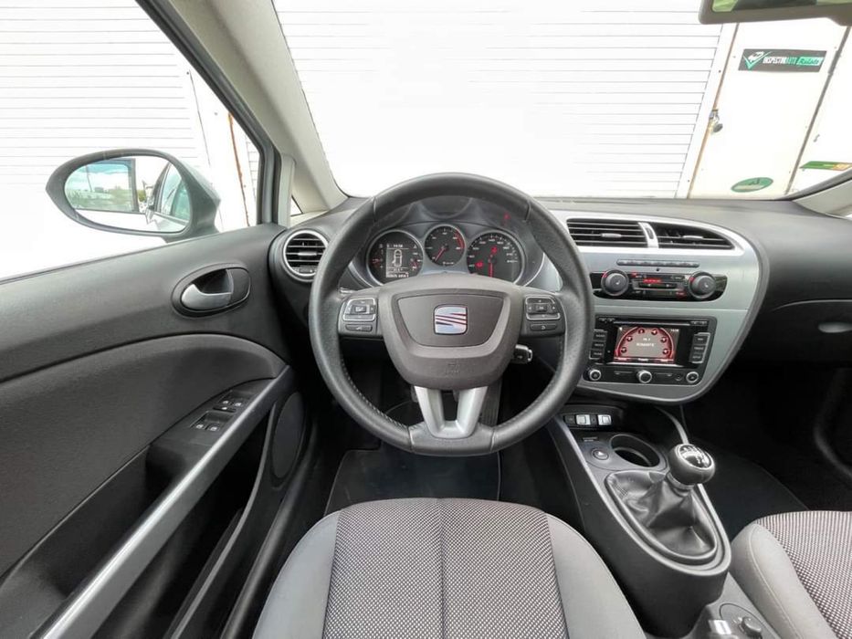 Seat Leon 1.6 TDI 2012 | 192.000 km | Navi | Scaune încălzite | Pilot Automat