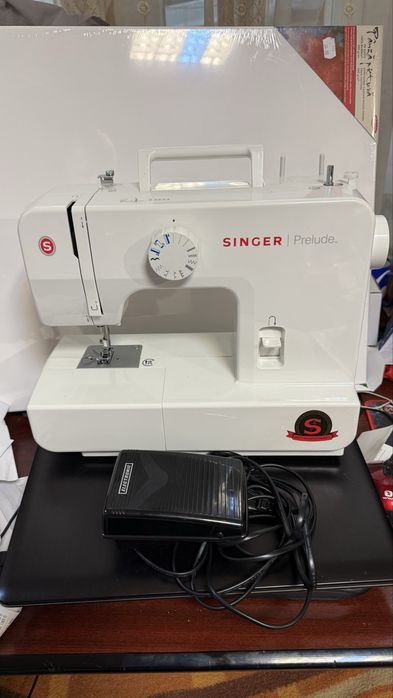 Vand masina de cusut SINGER model 1408-70W