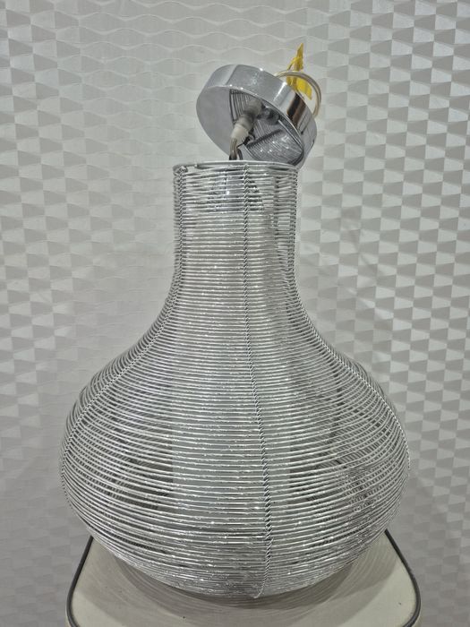 Продам люстру   .