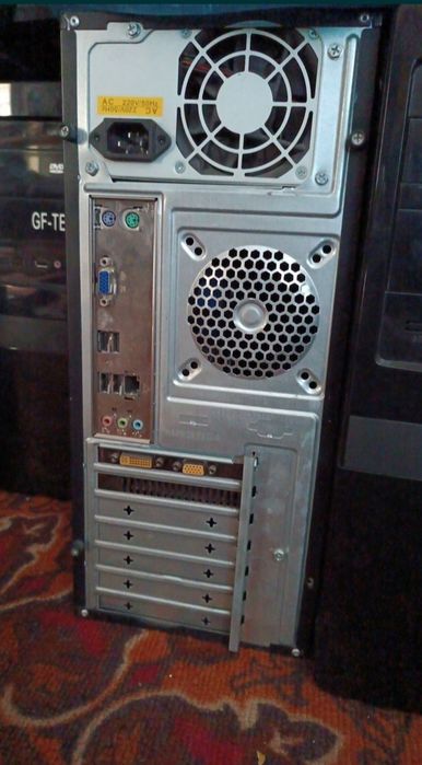 Продам админ + 8 комплект компьютеров