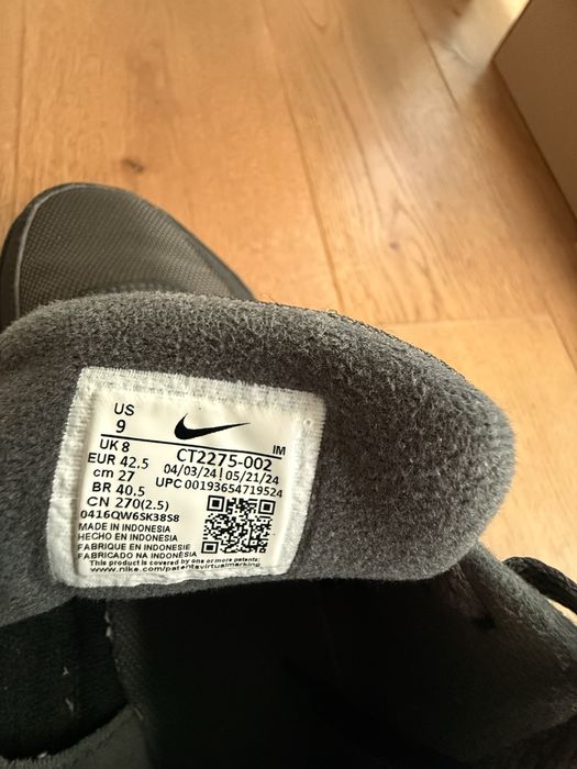 Nike air max 42,5.       18o ron aproape noi