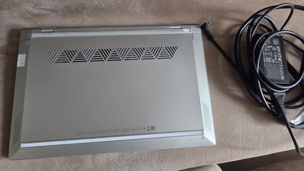 Laptop HP Envy 13-aq00