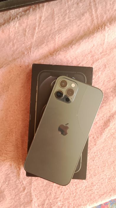 iPhone 12 Pro коробкой