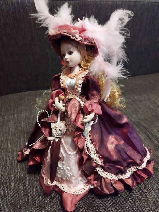 Păpușă cap de porțelan și umbreluță