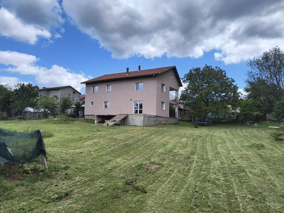 Продава се Къща в Враца, Медковец - 250 кв.м за 592 €/кв.м - Снимка #1