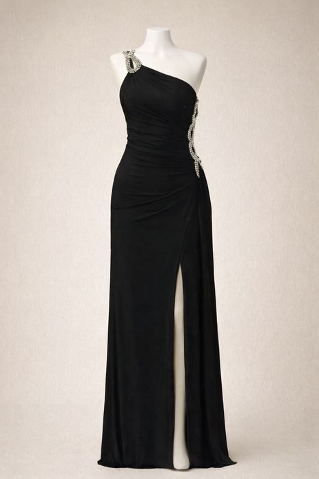 Елегантна дълга черна бална рокля