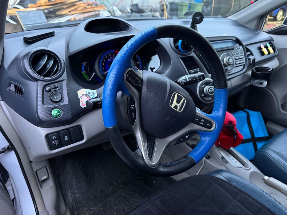 Vând mașină automată hibrid Honda Insight