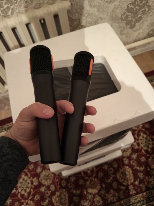 Продам Микрофон JBL PartyBox Wireless Mic черный