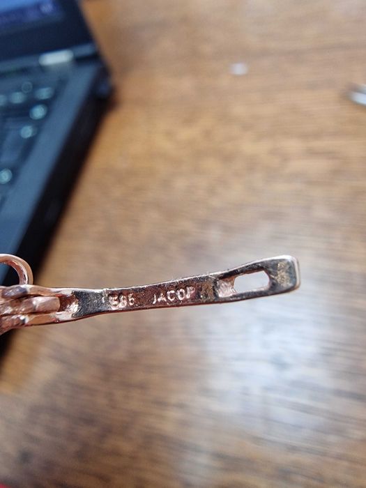 ЮВЕЛИРНИ ИЗДЕЛИЯ - Дамски Пръстен и Обеци - Заложна къща ГАЛЕРИЯ 65