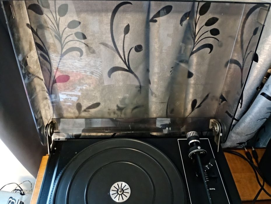 Vând pickup Akai AP A-2 și Basf 8120