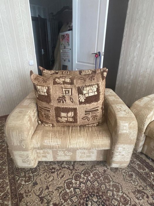 Диван+кресло б/у.