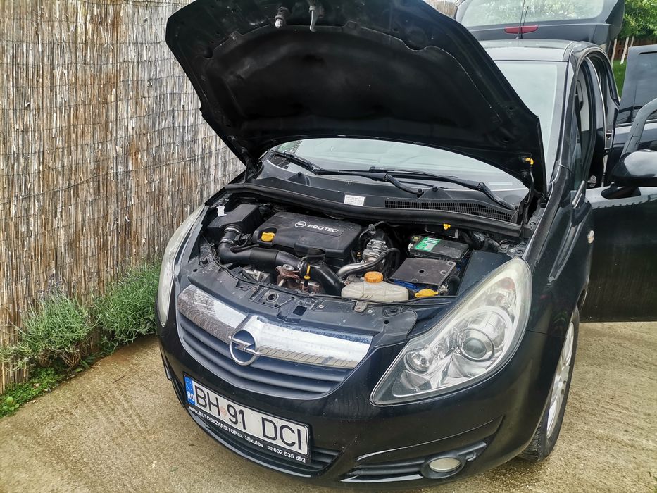 Vând Opel corsa D