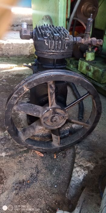 Компрессор воздушный масленый голова