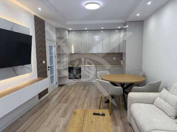 Дава се под наем Тристаен апартамент в Пловдив, Тракия - 105 кв.м за 747.66 € - Снимка #1