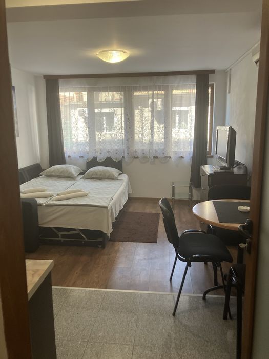 Дава се под наем Едностаен апартамент в Варна, Център - 35 кв.м за 306 € - Снимка #2