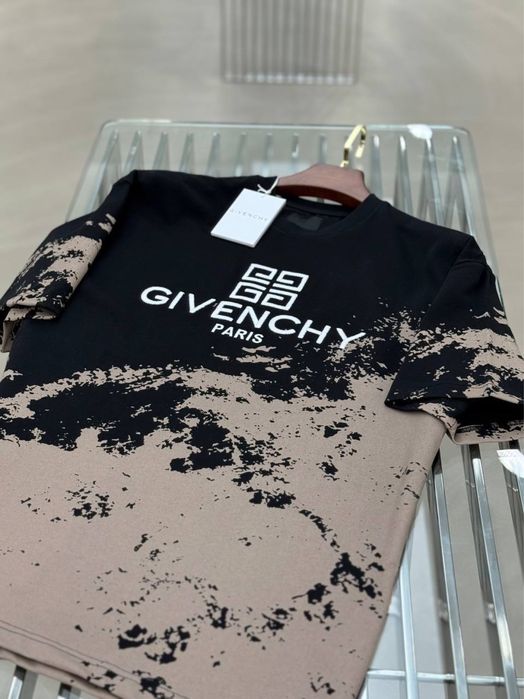 Tricou nou, mărimi disponibile