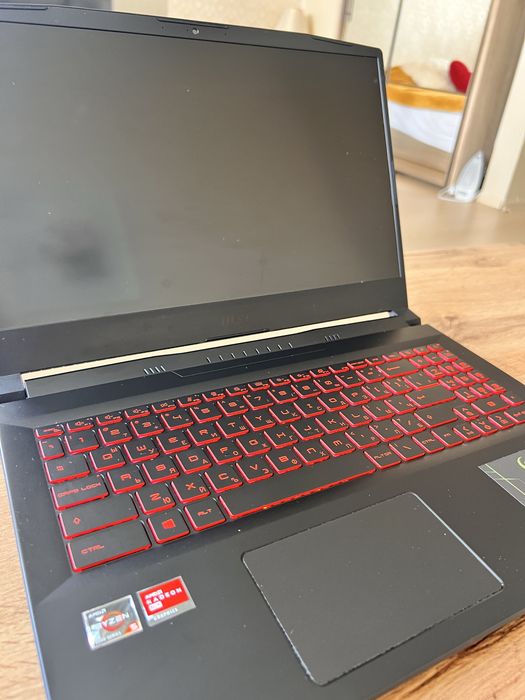 Лаптоп MSI bravo 15 B5DD
