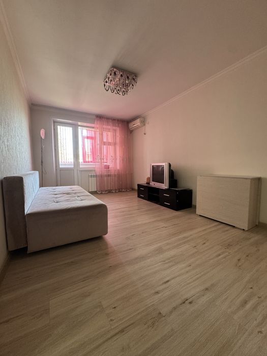 Продам 2 ком квартиру на Сазде