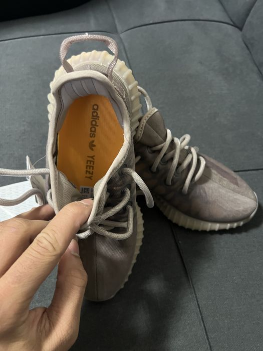 YEEZY boost 350 v2
