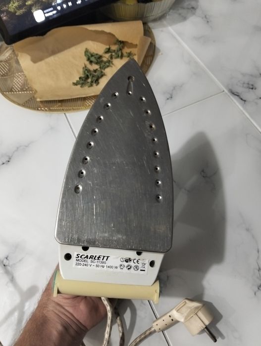 Продам утюг в хорошем состоянии