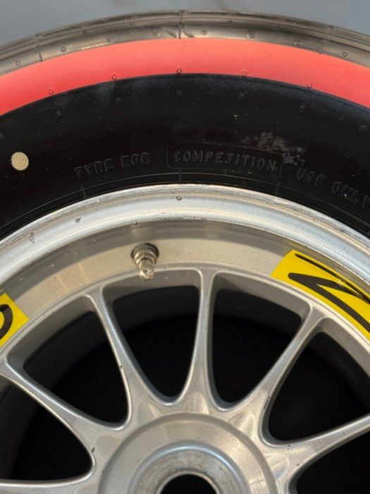 Оригинална Formula 1 гума с джанта – Pirelli & O.Z. Racing