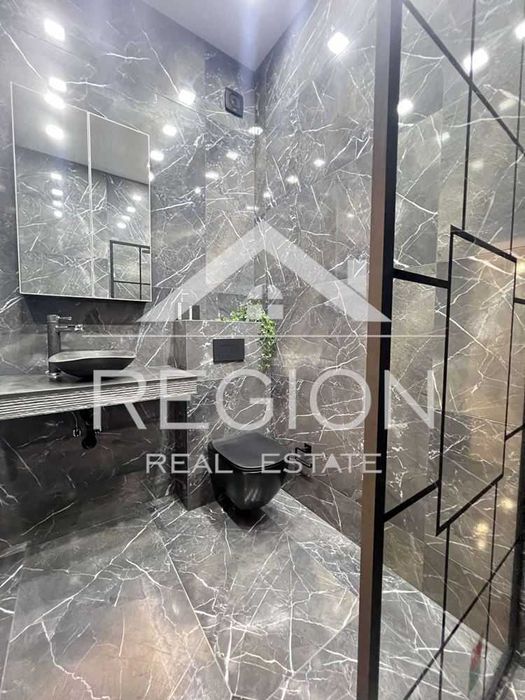 Дава се под наем Четиристаен апартамент в Варна, м-т Евксиноград - 230 кв.м за 2500 € - Снимка #18