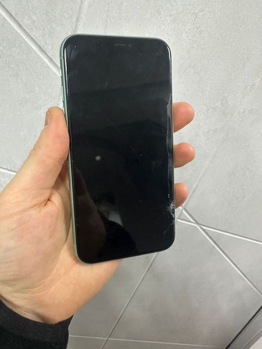 Продам айфон 11 акб 75%