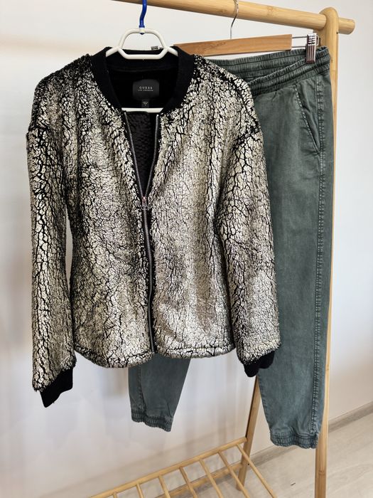 Топло палтенце Guess