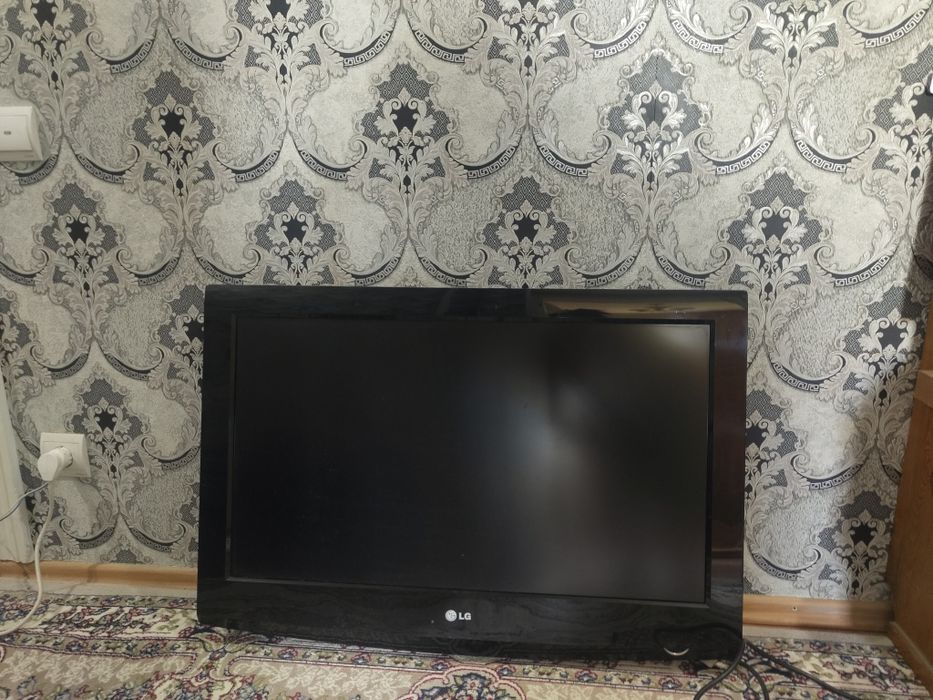 LG televizor sotiladi.