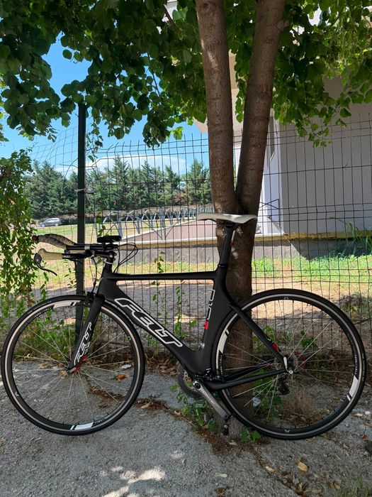 Bicicletă Felt B16 carbon TT/triatlon, mărime 54, Shimano 105 + Ultegra, fără pedale, 4 cauciucuri și camere noi incluse