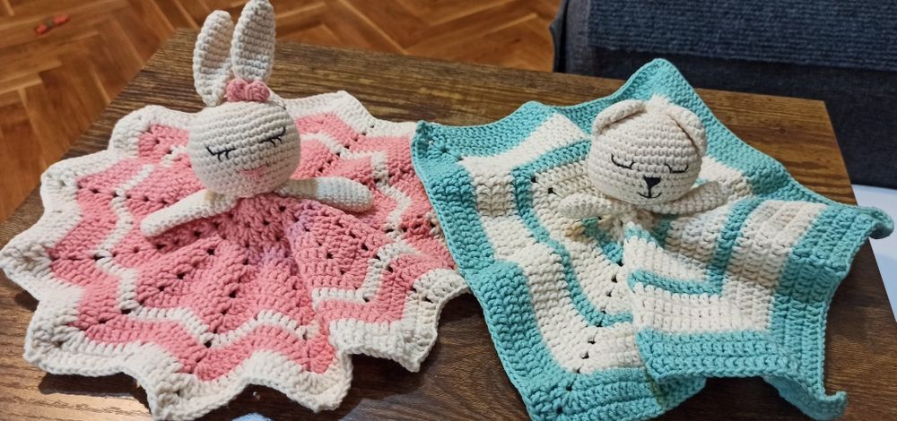 Плетени играчки на една кука