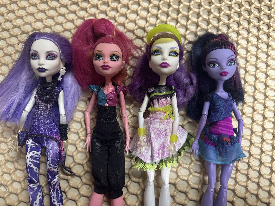 Продам кукол монстр хай!