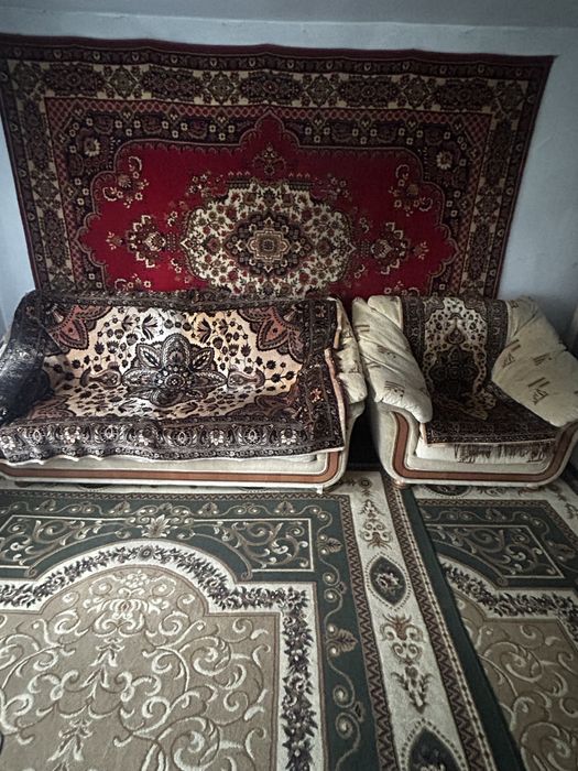 Продается диван + 2 кресла