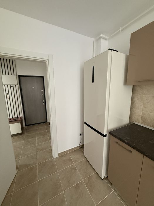 Mobila bucatarie MDF lucios, electrocasnice Electrolux incluse