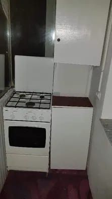 Vând apartament cu trei camere în Harsova