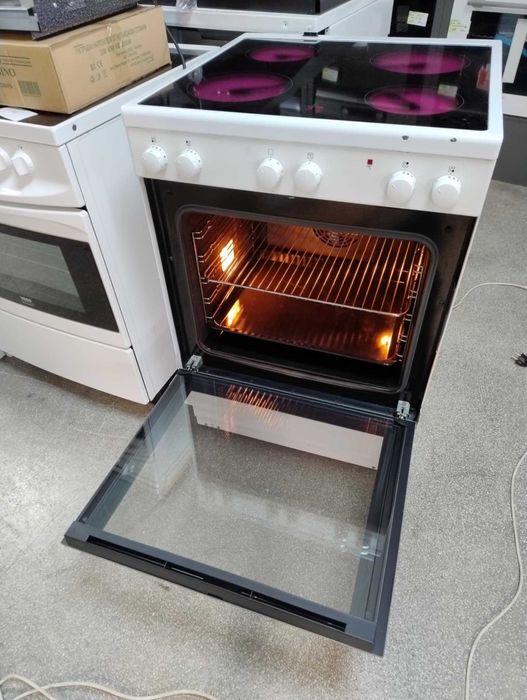 Готварска печка с керамичен плот ELECTROLUX VOSS , 72 литра