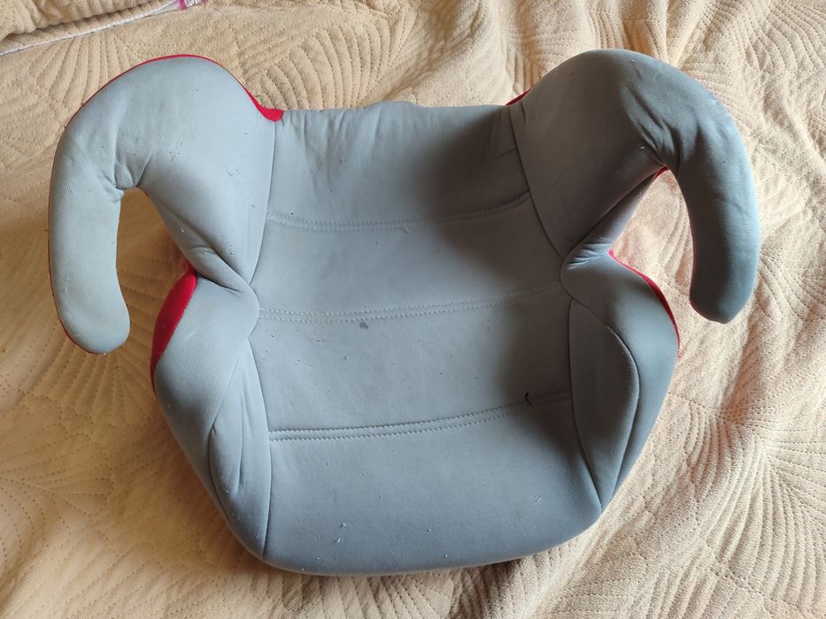 Продам  автокресло бустер для машины