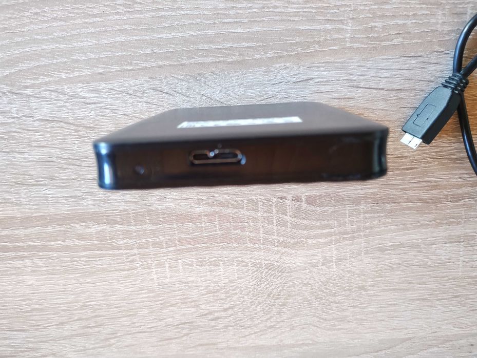 HDD Maxtor 1TB на 8 дена работа преносим диск