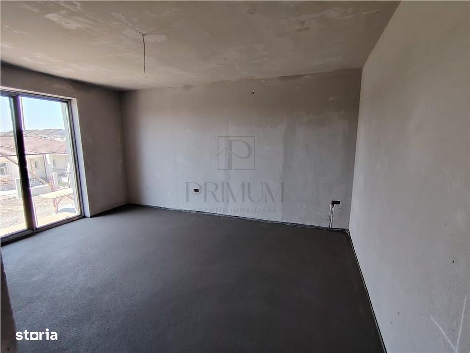 Duplex despartit prin C.T.- dormitor la parter - canalizare