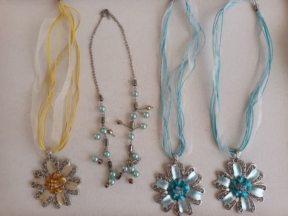 НОВИ  обеци, гривни и колиета 2.5 евро за брой, Спиди/лично предаване