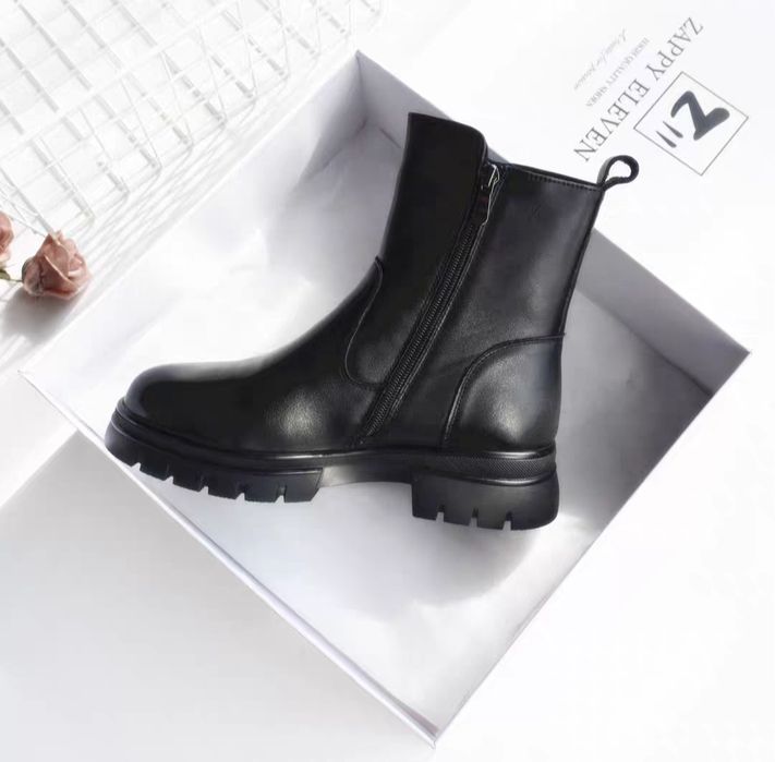 Продам женские зимние ботинки